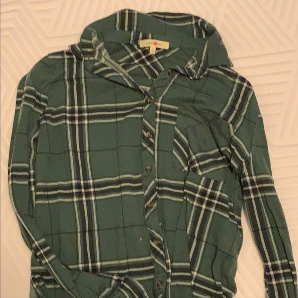 Long sleeve plaid button up shirt